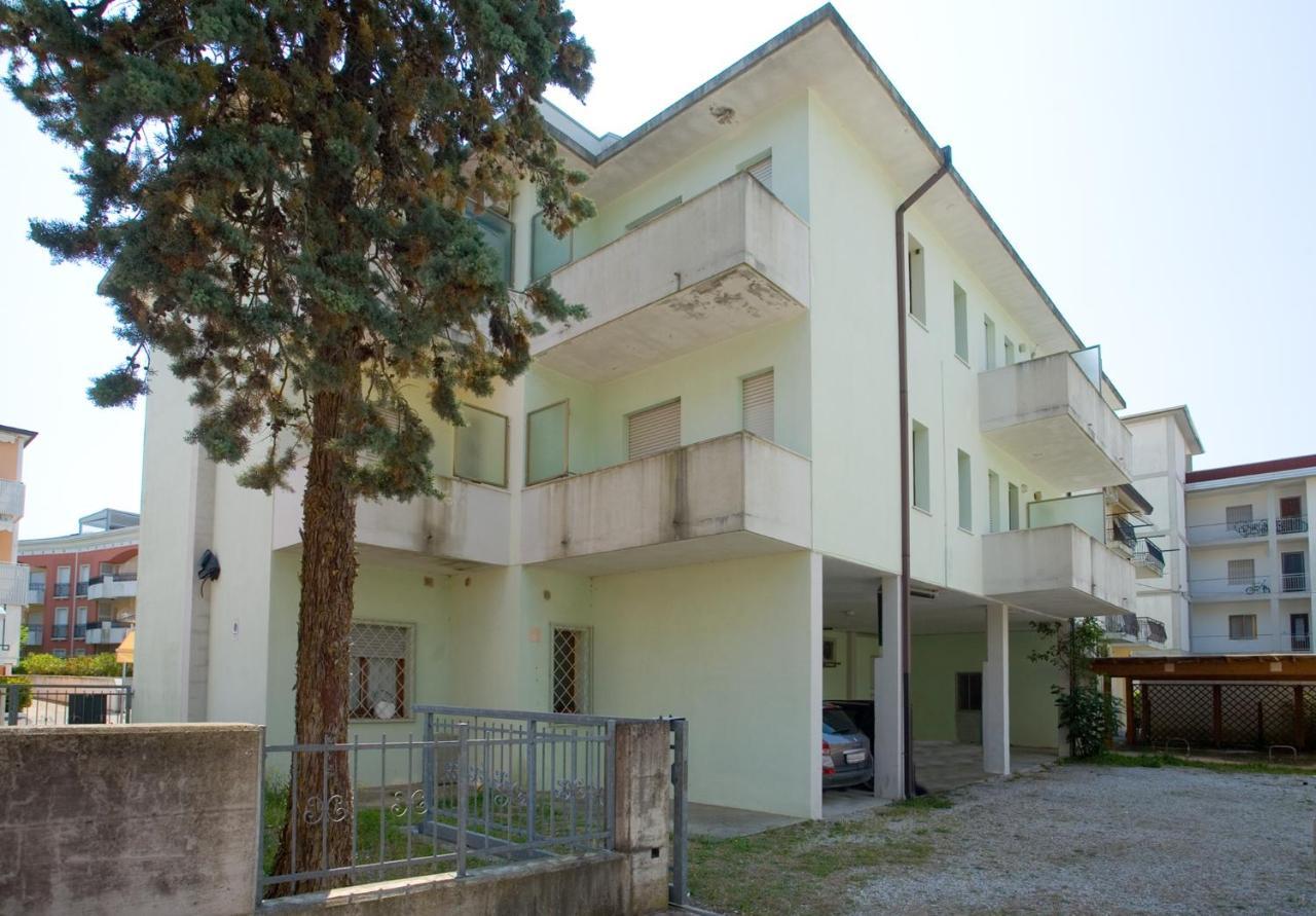 Perla Villa Bibione Bagian luar foto
